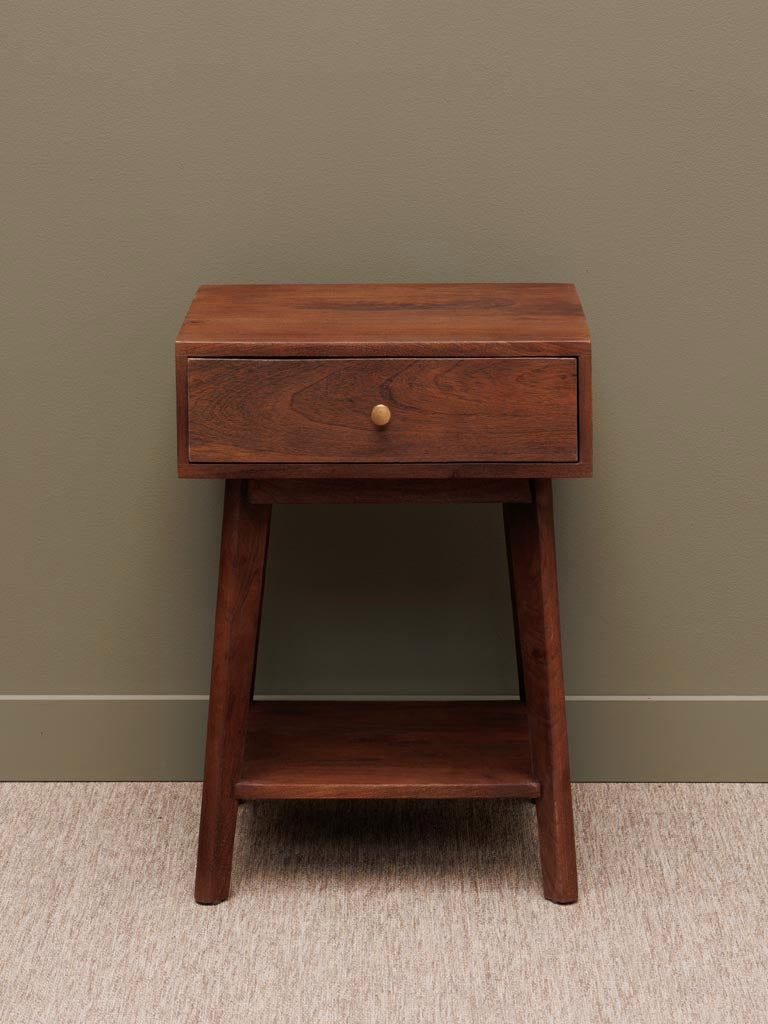 Comodino con cassetto